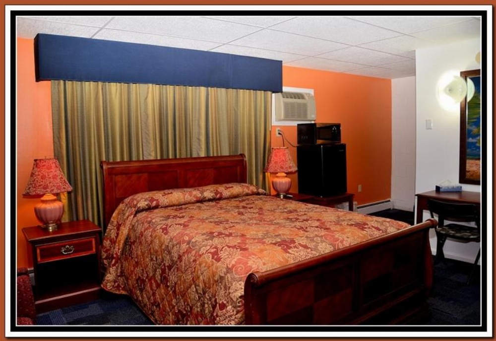 Queen Suite with Spa Bath